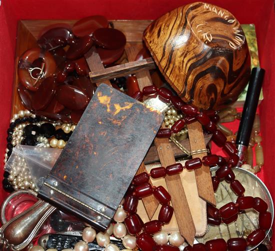 A box of sundry jewellery etc. including a simulated cherry amber necklace.